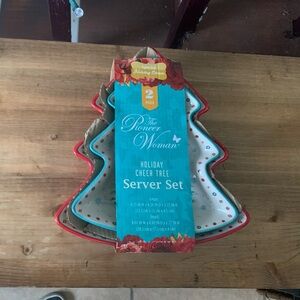 pioneer woman serving set